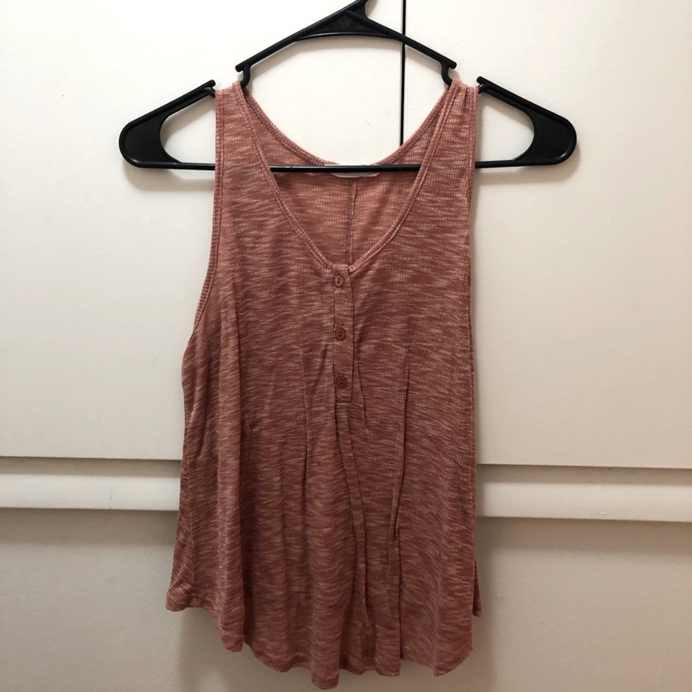 Dark salmon tank with buttons
